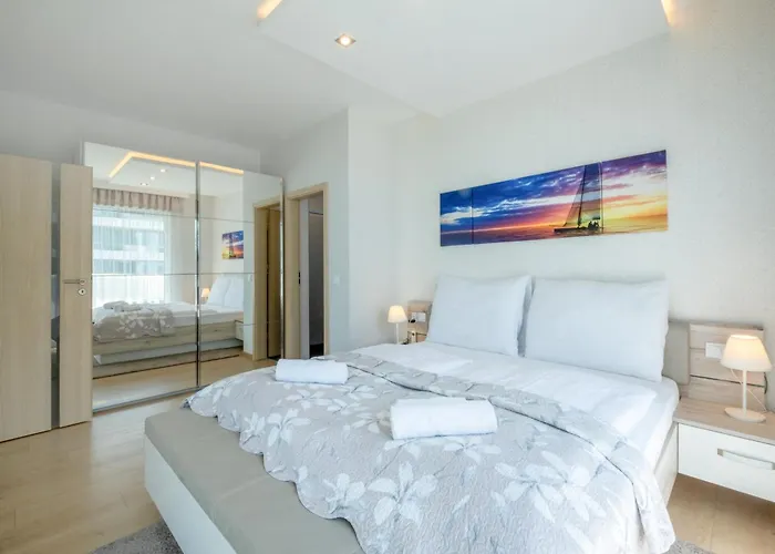 Myflat Casa Luxury דירה שיופוק